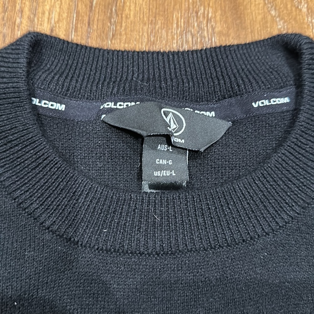 Volcom Sweater - Picture 2 of 3